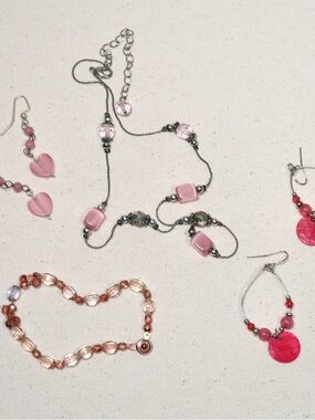 Pink Handmade Jewelry Bundle – Heart Earrings, Beaded Bracelet & Necklace Set
